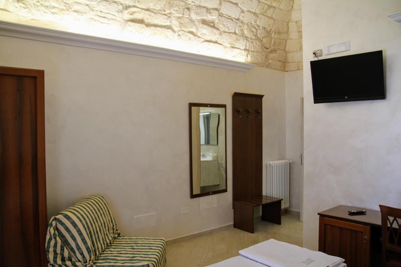 Rooms Dimora Arco - Affitti Brevi Italia Monte SantʼAngelo Exterior foto