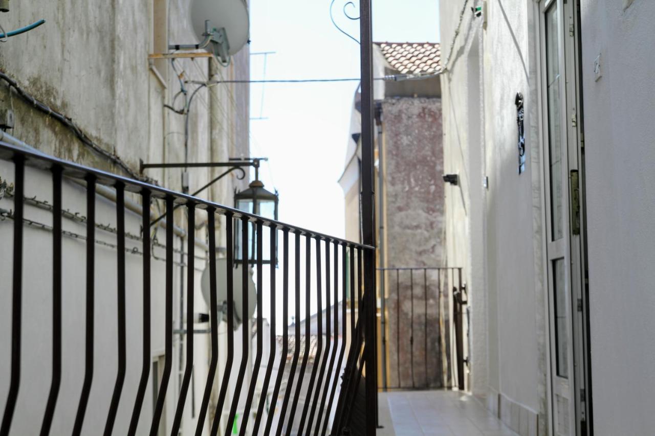 Rooms Dimora Arco - Affitti Brevi Italia Monte SantʼAngelo Exterior foto