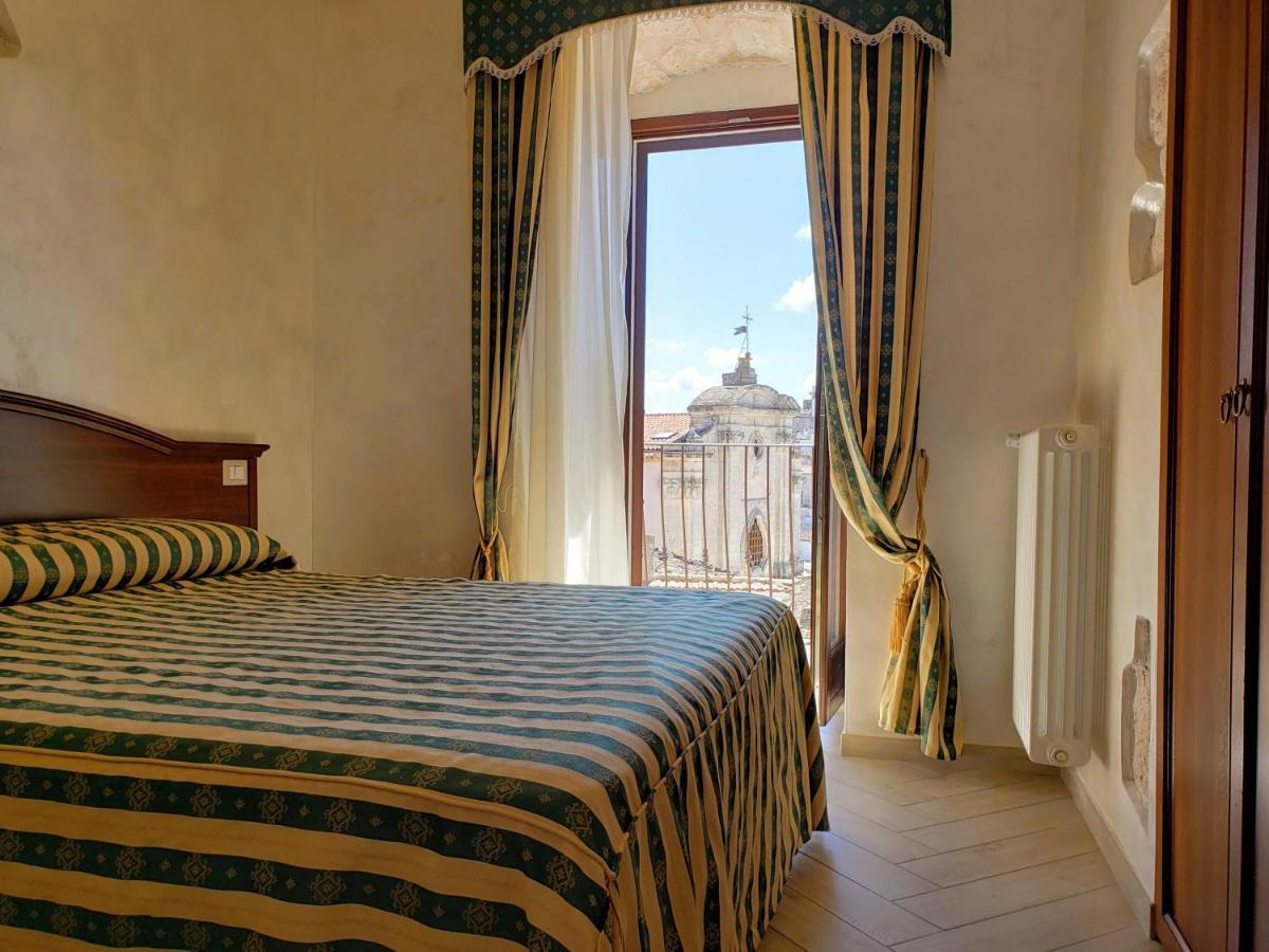 Rooms Dimora Arco - Affitti Brevi Italia Monte SantʼAngelo Exterior foto